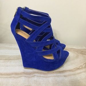 Blue wedges